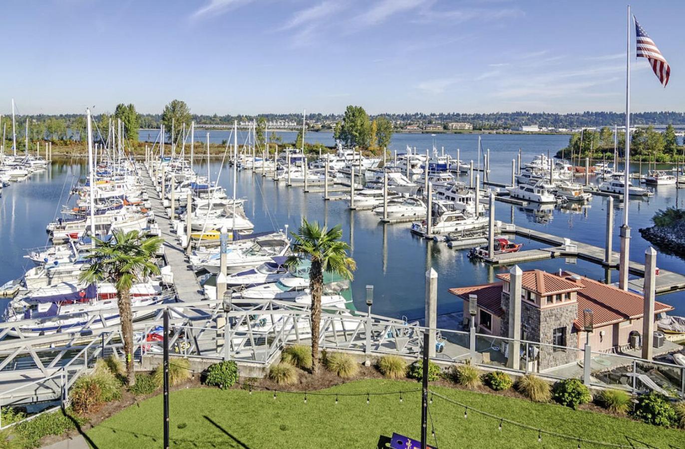 Apartment Landing At Yacht Harbor Club - 1 Bedroom In Hayden Island Neighborhood Network *