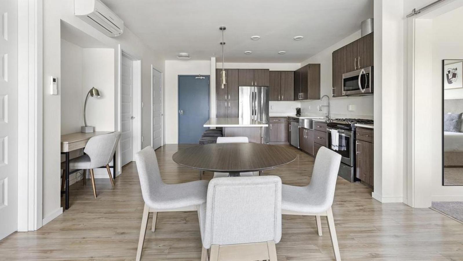 Apartment Landing At Yacht Harbor Club - 1 Bedroom In Hayden Island Neighborhood Network Portland