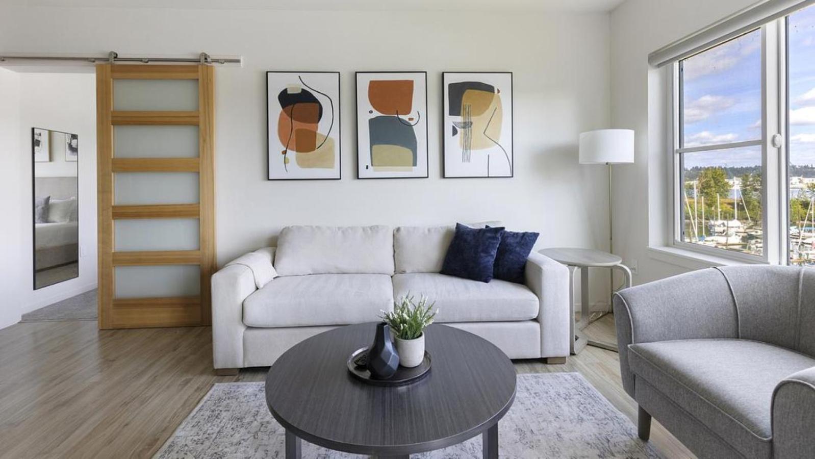 Apartment Landing At Yacht Harbor Club - 1 Bedroom In Hayden Island Neighborhood Network