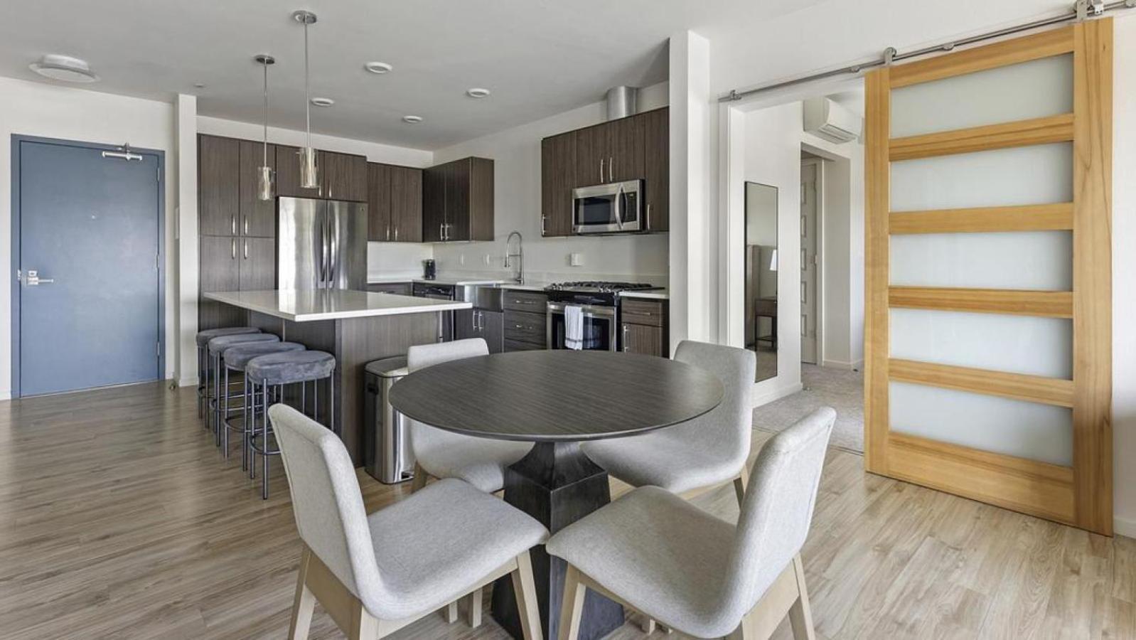Apartment Landing At Yacht Harbor Club - 1 Bedroom In Hayden Island Neighborhood Network *